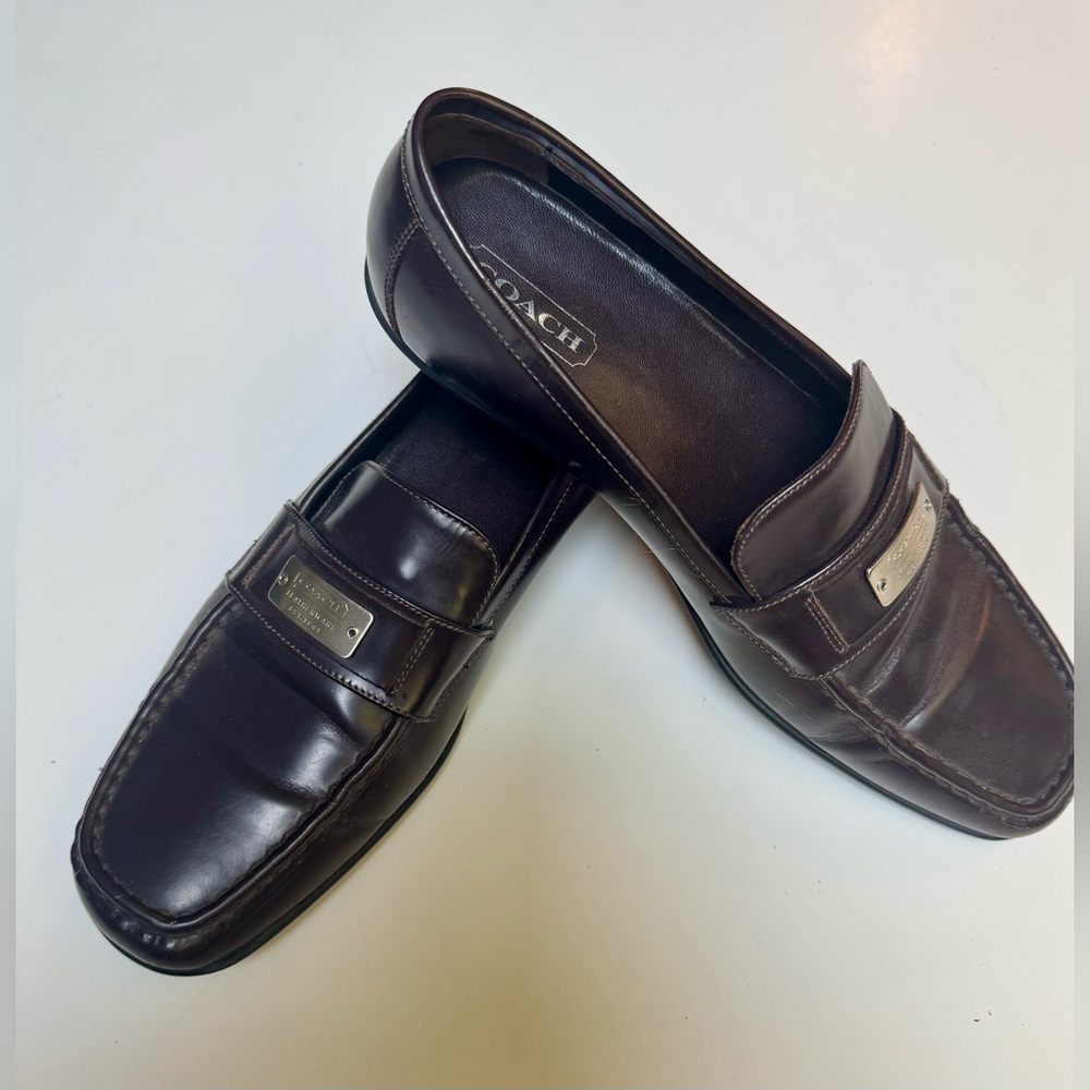 Coach Vintage “LORA” ladies Brown Leather Loafers Coach Logo Buckles sz 91/2B